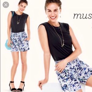 Great shorts! Worn once. Excellent condition